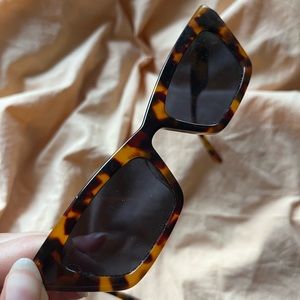 Gentle Monster Chapssal tortoise shell cat eye aviator style sunglasses